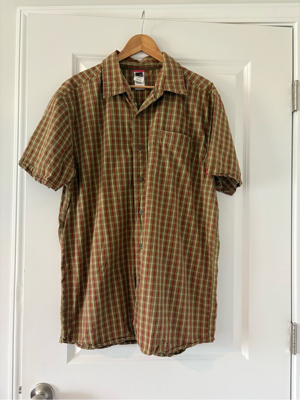 The North Face Olive and Red Plaid Short-Sleeve Button-Down Shirt XL